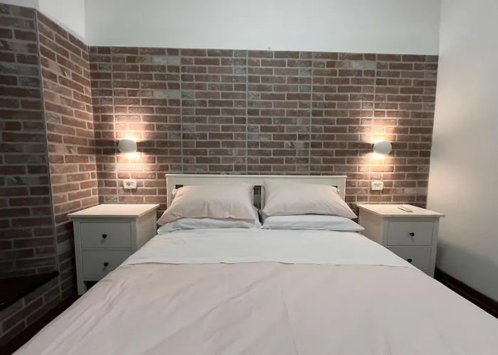 Casina Dacia * Rome